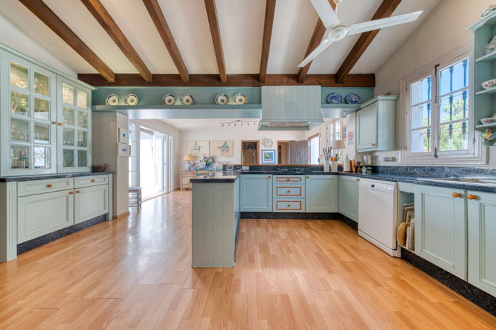 Image No.20-4 Bed Property for sale