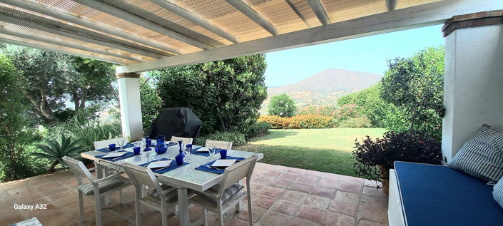 Image No.39-4 Bed Property for sale