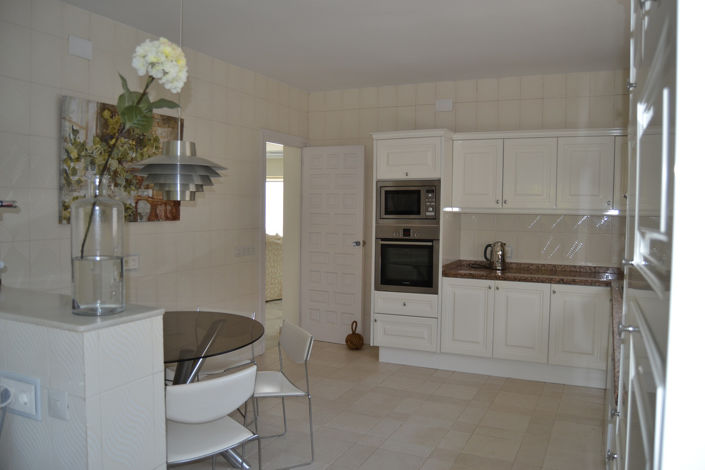 Image No.15-4 Bed Property for sale