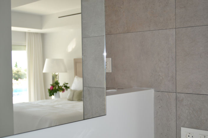 Image No.20-4 Bed Property for sale