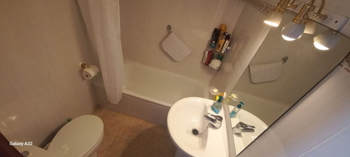 Image No.12-1 Bed Property for sale