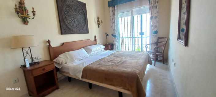 Image No.13-3 Bed Property for sale