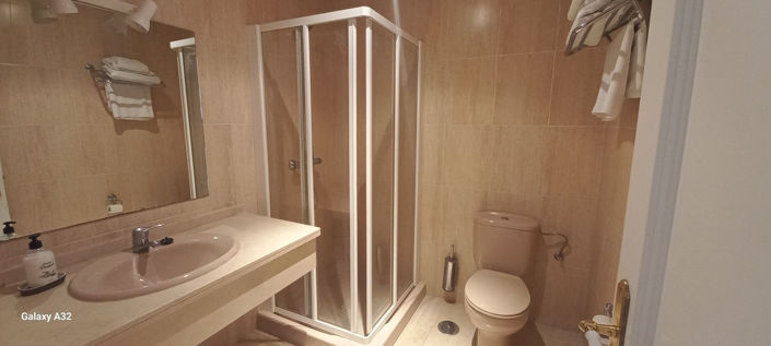 Image No.27-3 Bed Property for sale