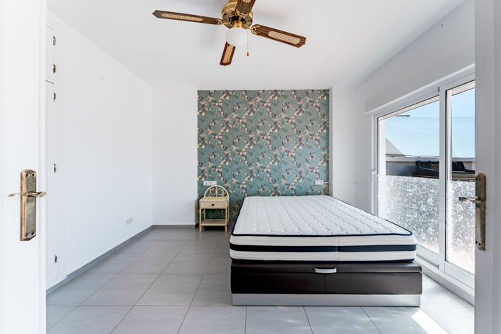 Image No.17-2 Bed Property for sale