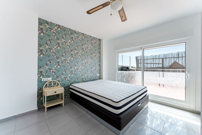 Image No.18-2 Bed Property for sale