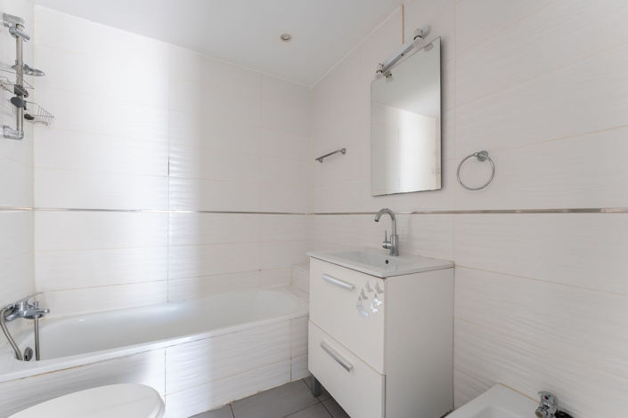 Image No.23-2 Bed Property for sale