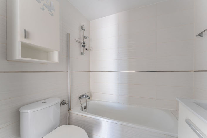 Image No.24-2 Bed Property for sale