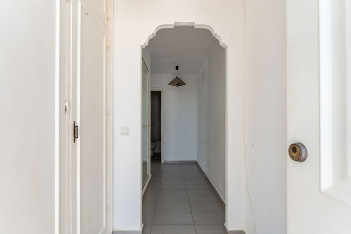 Image No.25-2 Bed Property for sale