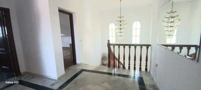 Image No.15-5 Bed Property for sale