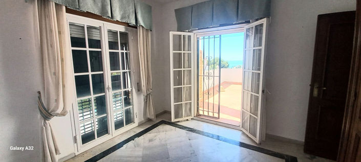 Image No.16-5 Bed Property for sale