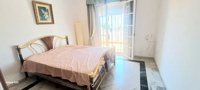 Image No.20-5 Bed Property for sale