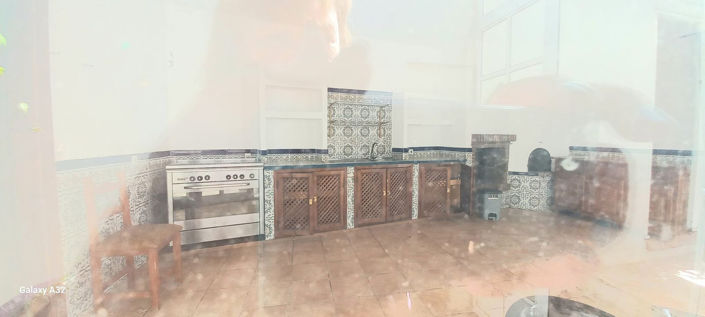 Image No.24-5 Bed Property for sale