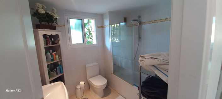 Image No.24-2 Bed Property for sale