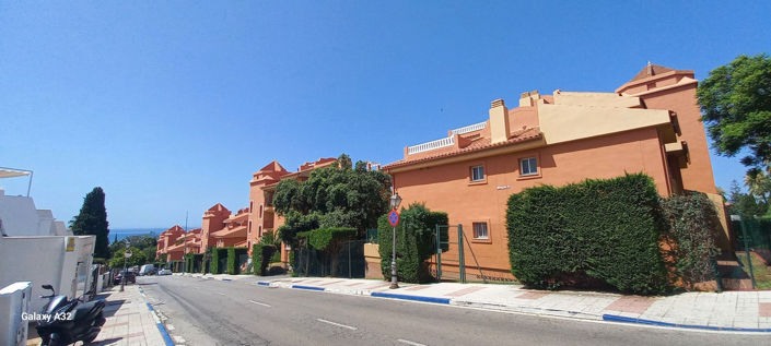Image No.25-2 Bed Property for sale
