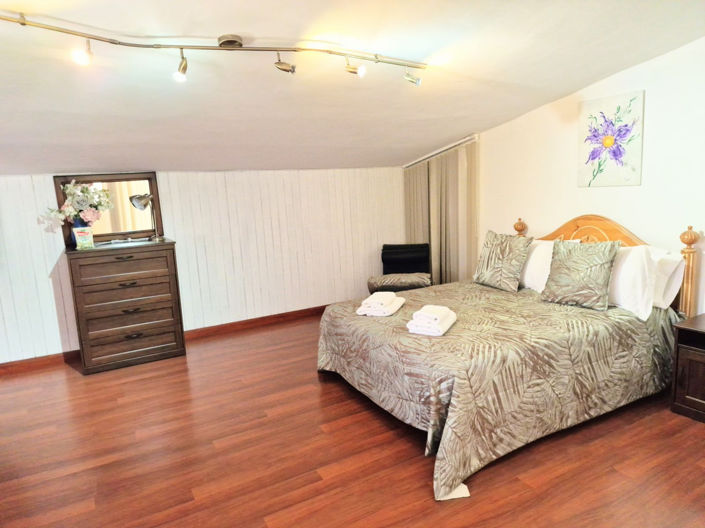 Image No.23-4 Bed Property for sale