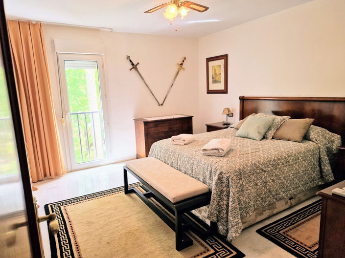 Image No.37-4 Bed Property for sale