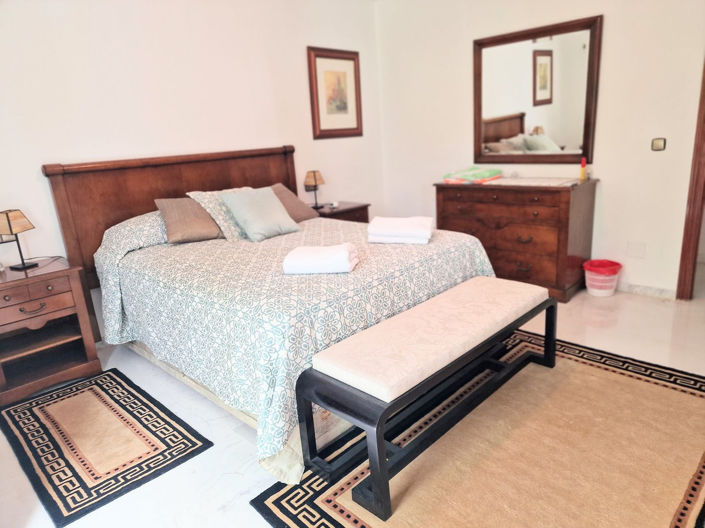 Image No.38-4 Bed Property for sale