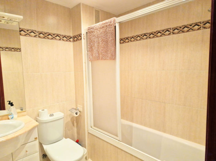 Image No.44-4 Bed Property for sale