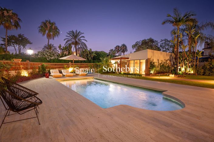 Image No.2-Villa de 6 chambres à vendre à Estepona