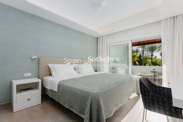 Image No.15-3 Bed Flat for sale