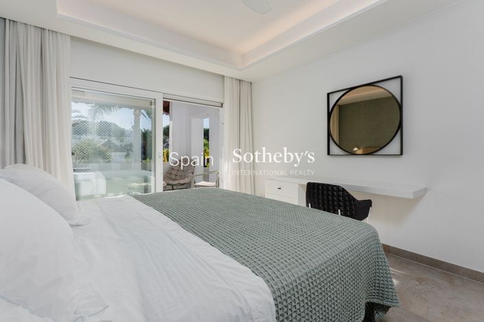 Image No.16-3 Bed Flat for sale