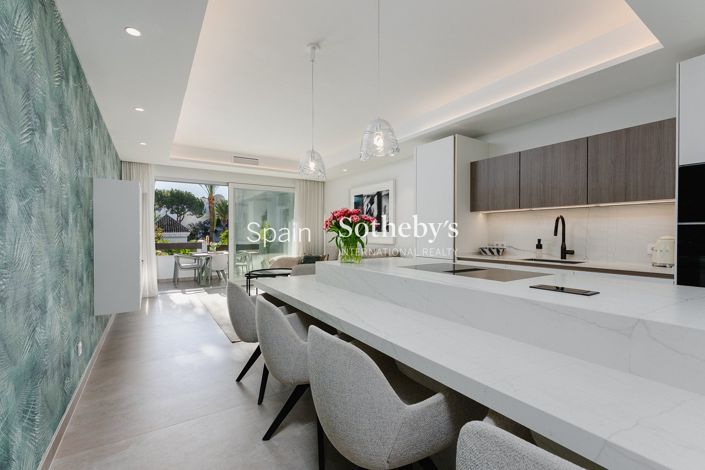 Image No.7-3 Bed Flat for sale