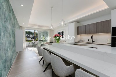 img3239917a274e9a-53b5-4053-84b5-a020708627ed