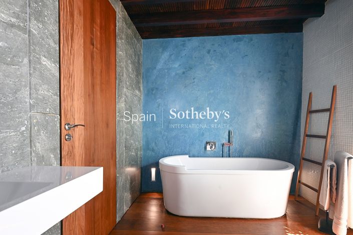 Image No.10-4 Bed Penthouse for sale