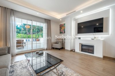 img32090624d82a25-6769-49d4-9af8-c1f250560cf8