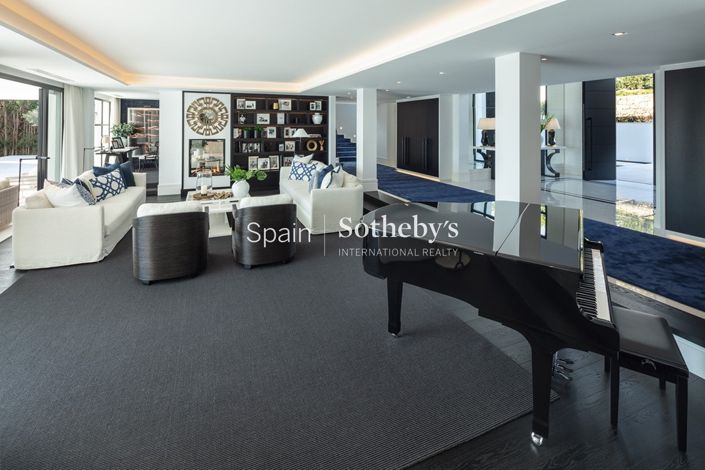 Image No.18-5 Bed Villa for sale