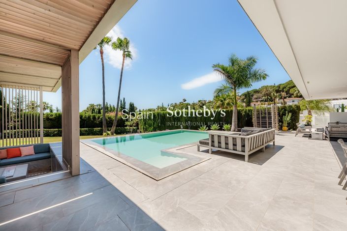 Image No.10-4 Bed Villa for sale