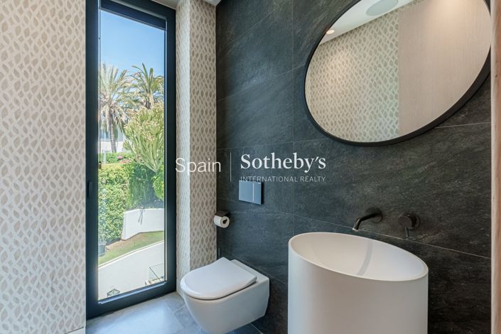 Image No.27-4 Bed Villa for sale