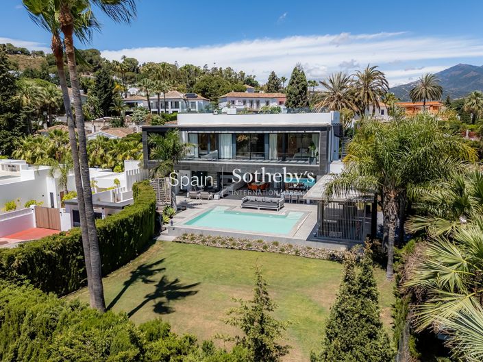 Image No.3-Villa de 4 chambres à vendre à Marbella