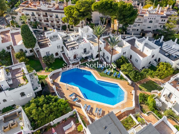 Image No.2-Maison de 4 chambres à vendre à Marbella