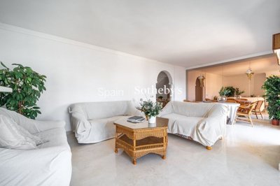 img32108711387452-8288-40f5-8d60-697b292e2ad0