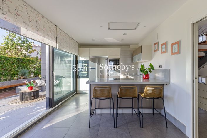 Image No.10-4 Bed House for sale