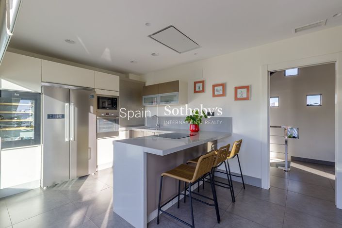 Image No.11-4 Bed House for sale