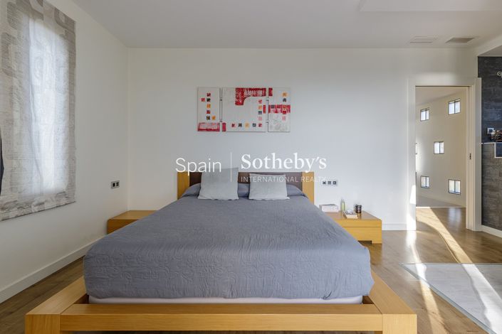 Image No.16-4 Bed House for sale