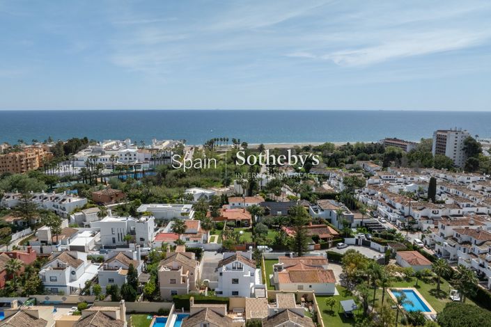 Image No.2-4 Bed Villa for sale