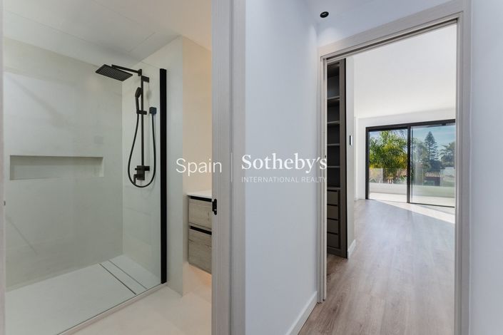 Image No.20-4 Bed Villa for sale