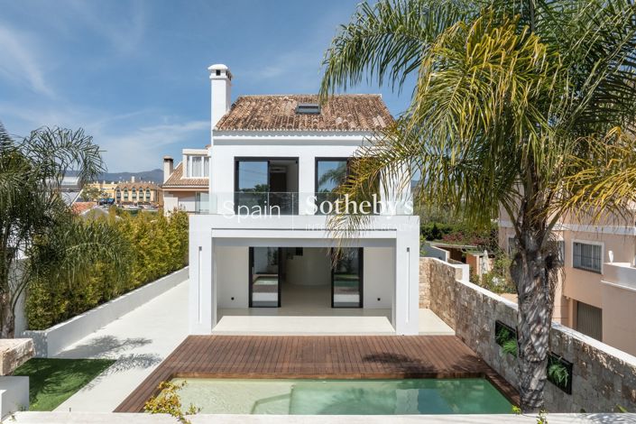 Image No.4-4 Bed Villa for sale