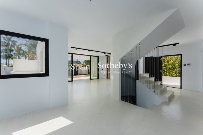 Image No.9-4 Bed Villa for sale