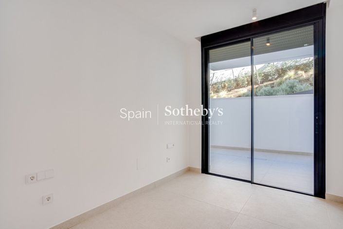 Image No.20-3 Bed Flat for sale