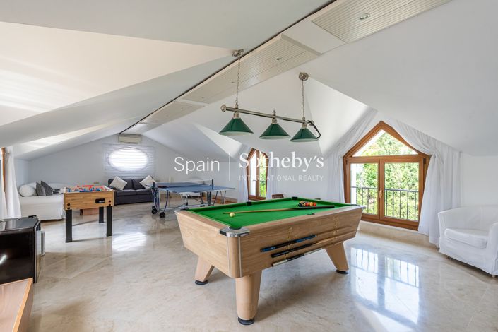 Image No.24-7 Bed Villa for sale