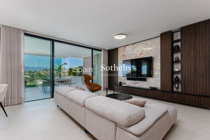 Image No.9-3 Bed Flat for sale