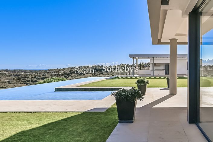 Image No.11-8 Bed Villa for sale