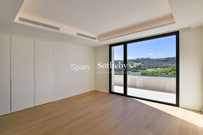 Image No.22-8 Bed Villa for sale