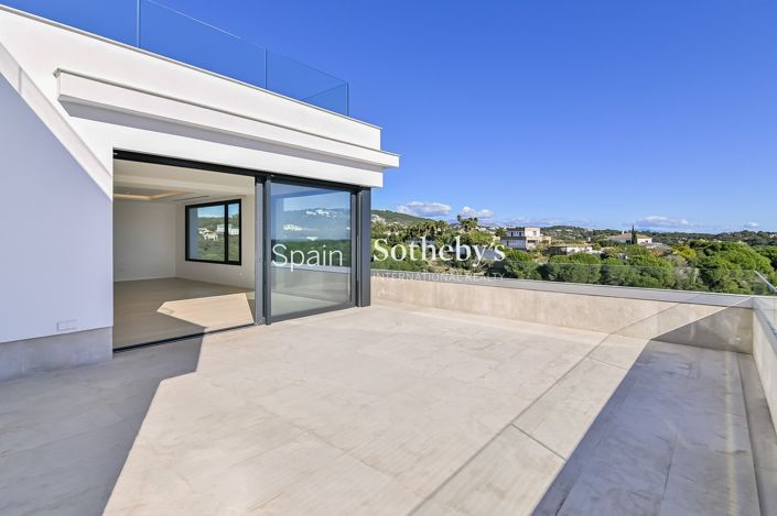 Image No.26-8 Bed Villa for sale