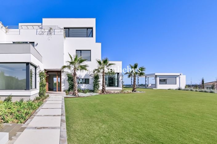 Image No.3-8 Bed Villa for sale