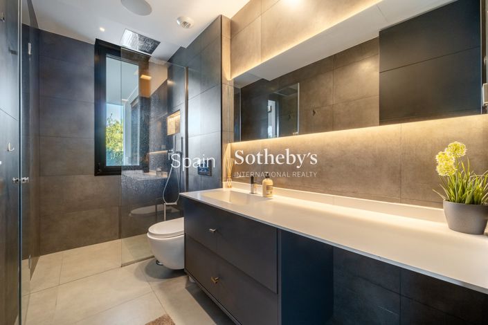 Image No.22-5 Bed Villa for sale